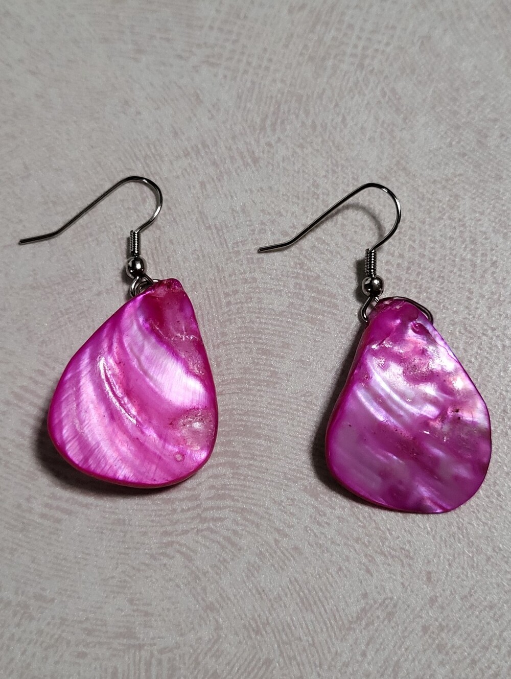 Handmade Magenta Pink Shell Bead Dangle Drop Earrings Silver Tone Hooks